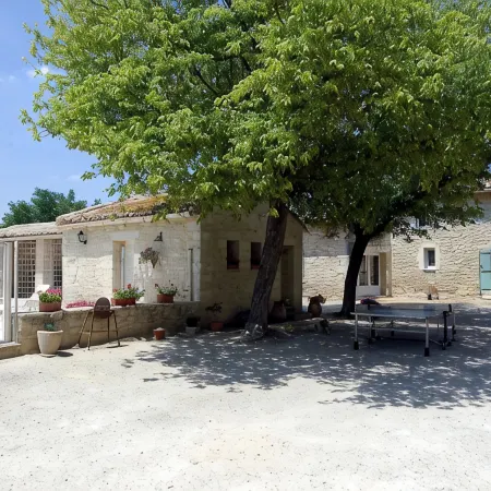Charming furnished apartment in Mas, UzËs, pool, 656 yards away from town centre