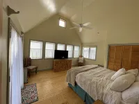 Charming farmhouse in Historic Spring City with AC, WiFi, and full kitchen. Hotele w: Spring City