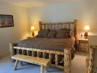 Polaris Paradise Elkhorn, Entire Townhouse in scenic Polaris, MT - 3-Star