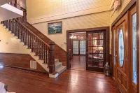 Private 14-Acre Mountain Estate - 3 Guest Homes - Ideal for Groups - 4-Star