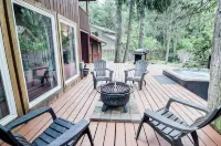 Near Sandy River~ Hot Tub, King Bed, XBOX, Game Room, BBQ, Family Friendly - 홈스테이