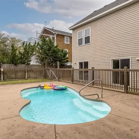 SANDY FEET RETREAT - Private Pool, Hot Tub