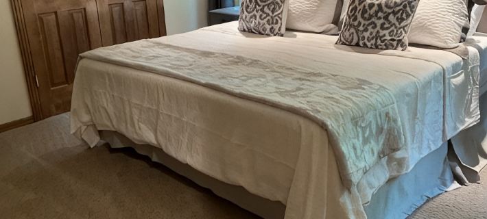 3 bed/3.5 bath Fish Creek condo: walking distance to beach/parks Hotels in Gibraltar