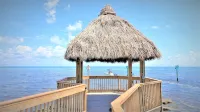 Ocean Oasis at Ocean Pointe Key Largo Pool Jacuzzi Beach in a Safe Gated Resort - Beach