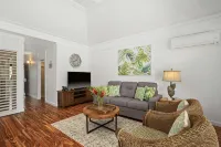 New Remodeled May 2025 1-bed.Apartment in Kiahuna with AC and fiber internet.