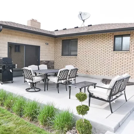 Huge 8Br for 20+: 6 Kings, Hot Tub, Cinema, Arcade, Pool Table & Big Parking