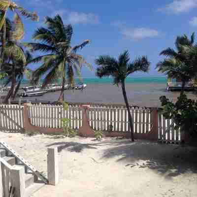 Casa Magdaluz, Recently Renovated Beach House with Great View!! Fitness & Recreational Facilities
