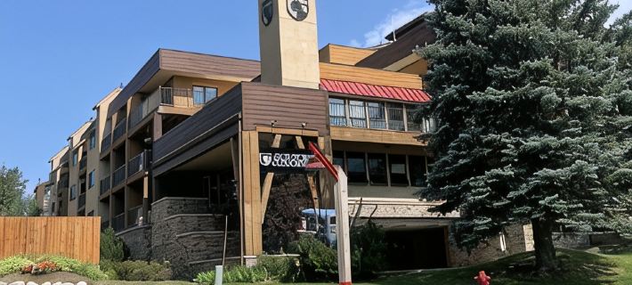Lovely 2 Bedroom Condo - Steps from Gondola/Mountain Base, AC in Unit Hotels in Routt County