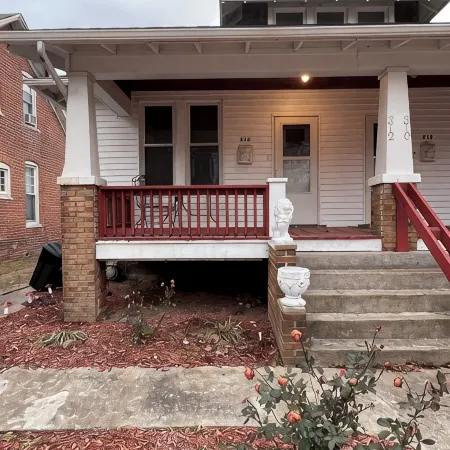 Charming 2-bedroom apartment in beautiful Belleville with WiFi