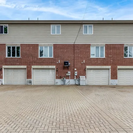 Modern 3br 3 ba house near downtown w/ amenities