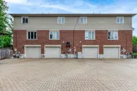 Modern 3br 3 ba house near downtown w/ amenities