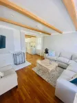 STAY IN THE HEART OF NEWPORT! - Bungalows
