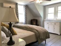 Come Stay at the Parsonage This Fall and Enjoy Our Mountains and Rivers. - Homestays