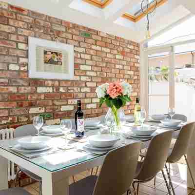 Stroll To The City Centre In From Chic Refurbished Townhouse Dining/Meeting Rooms