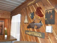 Cozy River front cabin w/Private natural spring. Pet Friendly! Hotels in Powell County