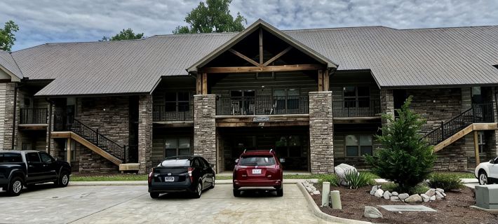 Modern & Comfy, Spring is Here, Near Cade's Cove in Townsend, the Peaceful Side! Hotels in Blount County