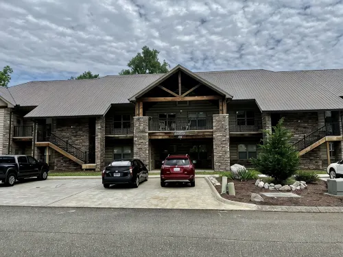 Modern & Comfy, Spring is Here, Near Cade's Cove in Townsend, the Peaceful Side! - Uima-altaat