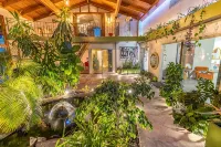 Beautiful Oasis Home - 5 min to Strip & Airport! - Bungalows