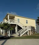 Charming Coastal Cottage with Community Pool - 4-Star