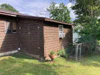 Cozy Creek Cabin: 1-Bedroom Cabin next to Pipestem Resort - piscina