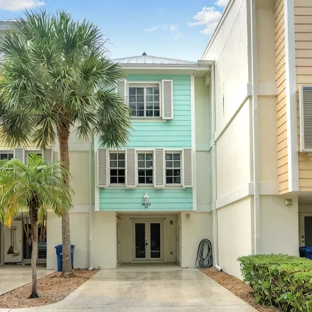 Resort-Style Living at Mariner's Club – Steps from Pools, Marina, & Ocean Views!
