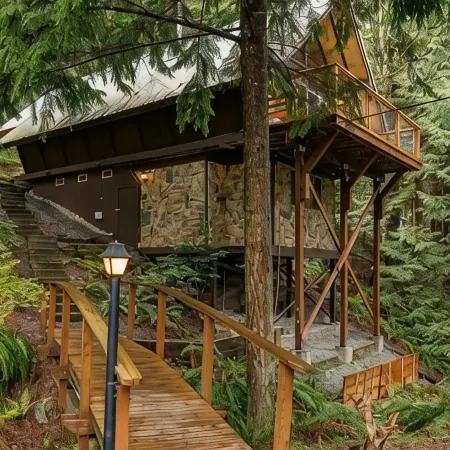 Private 2Br Creekside Chalet w/ Wood Stove!