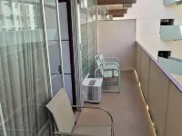 假日沖浪酒店