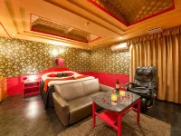 Hotel Gallery (Adult Only)