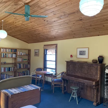 Relax in a beautiful private peaceful setting 5 minute drive from Beechworth
