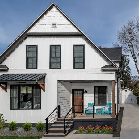 Luxury Lakeside Home-New Renovation-Walk to Beach, Dining, & More.