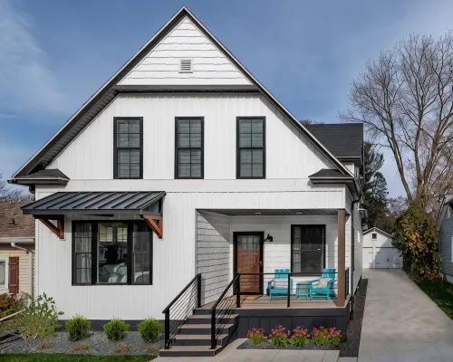 Luxury Lake House-4Bed-2Bath-NEW Renovation 2023-Walk to Beach, Dining, & More.