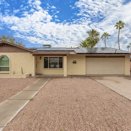 Spacious house, large/secure/activity-filled back yard, child and dog friendly