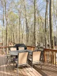 Cozy Modern Chalet, Family Friendly, Fire Pit! 5 minutes from beaches and pools