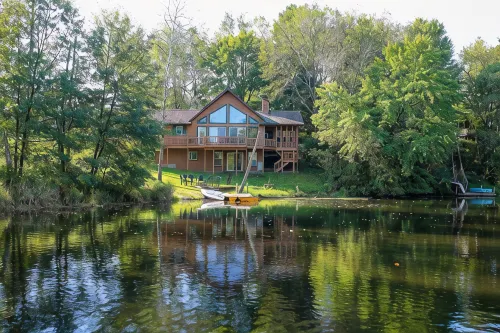 Lakeside Haven Home On Birch Lake, Sleeps Up To 12 People. -  Habitaciones en casas particulares