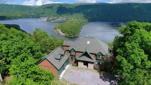 Classy Mountain Top Lake View: One of the Best in PA! Hot Tub, Fire-Pit, Grill - 4-Star