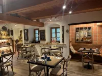 Romantik Hotel U Raka Hotels near Prague 6