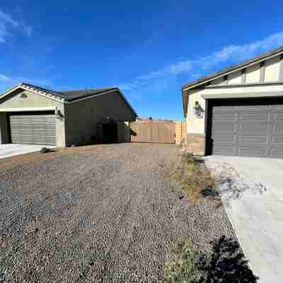 River Close, Newer Home! Great Neighborhood Minutes from Laughlin! Close to All! Hotel Exterior