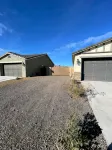 River Close, Newer Home! Great Neighborhood Minutes from Laughlin! Close to All! - สำหรับครอบครัว