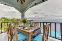 Ophelia's Villa: Waterfront Luxury with Private Pool - Wifi