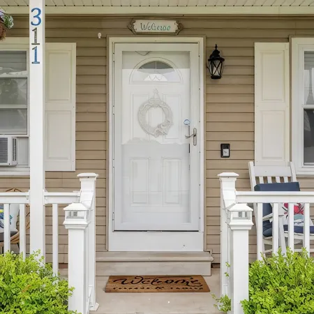 3 bedroom Family Friendly Retreat By the Bay!