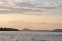 New Waterfront Lake House - Completed 2021 - 3 étoiles