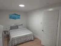 Quiet Haven - One-Bedroom Suite - Homestays