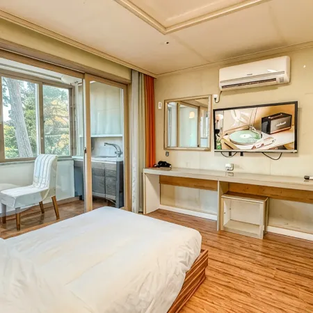 Haemil Resort Отели рядом с достопримечательностью «Храм Кымсундан»