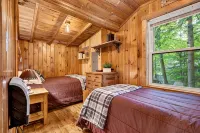 Kettle Cove Cabin. Lake Sebago Beach Access. Fire pit. Grill. Blackstone. Games - Homestays