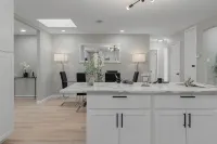 Charming, nicely furnished, 4-bedroom House in Richardson - Bungalows