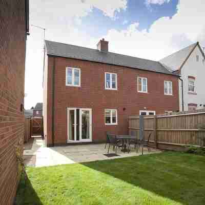 Dbs Serviced Apartments - the Stretton Hotel Exterior