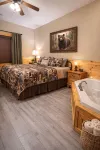 New listing! Pool, Private Hot Tub & 3 King Suites - 프라이빗 풀