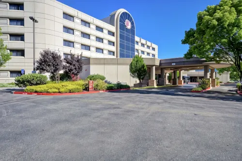 DoubleTree by Hilton Hotel Pleasanton at the Club - 3 étoiles