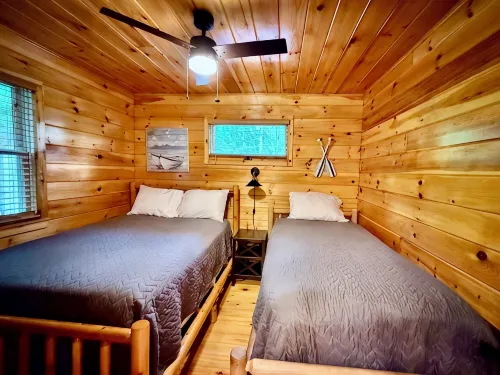 Lakefront Adk Cabin on Paradox Lake - Close to Hiking! - Feriehus