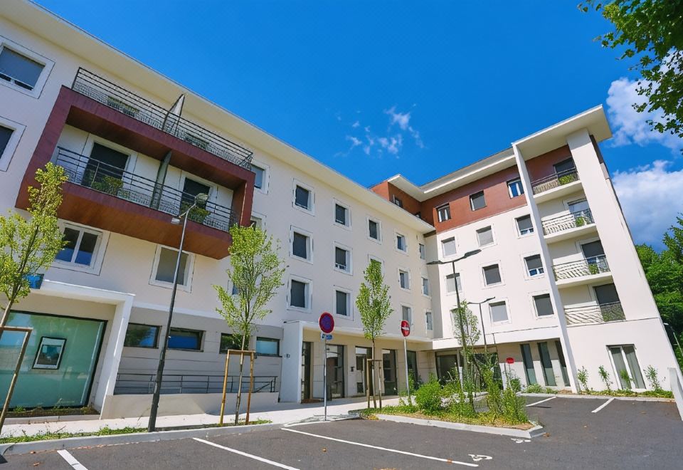 Westlodge Dardilly Lyon Nord - Housity